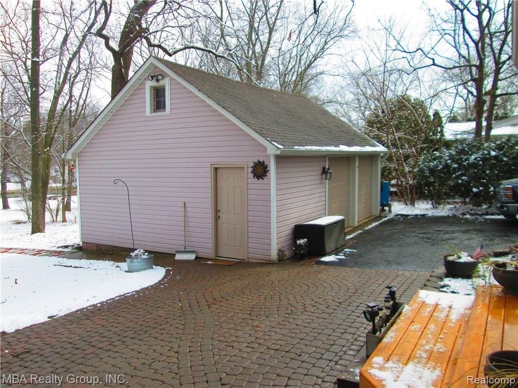 21169 Thorofare Road Grosse Ile, MI 48138 - Photo 43 of 54 IMG_8789.JPG