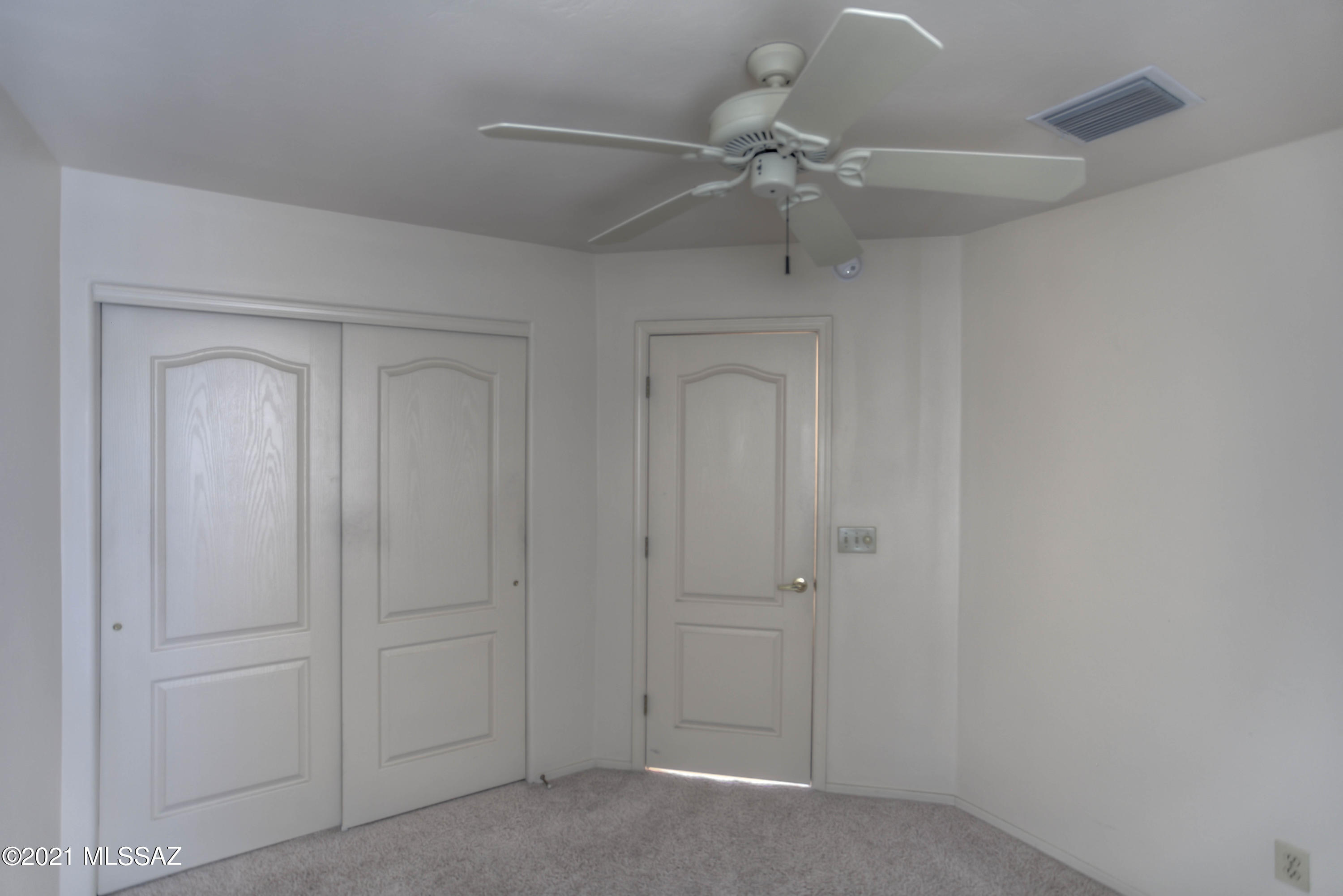 301 East Shadow Bluff Place Tucson, AZ 85704 - Photo 19 of 40