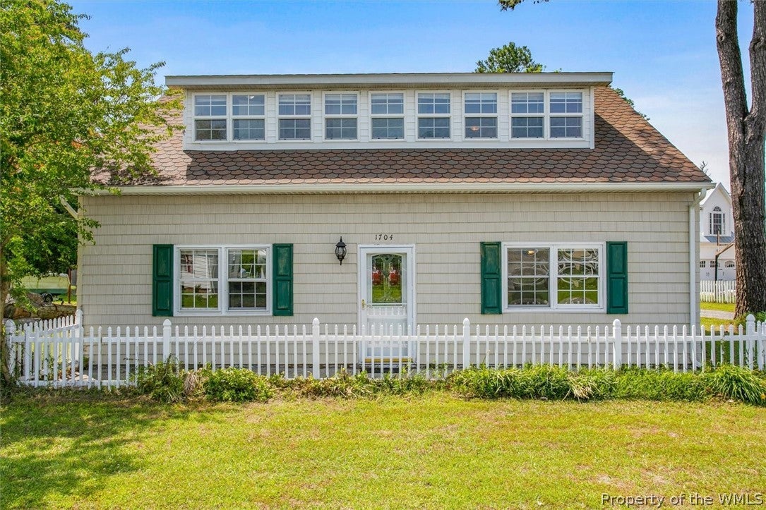 1704 Dandy Loop Road Yorktown, VA 23692 - Photo 14 of 47 Gallery Image 14