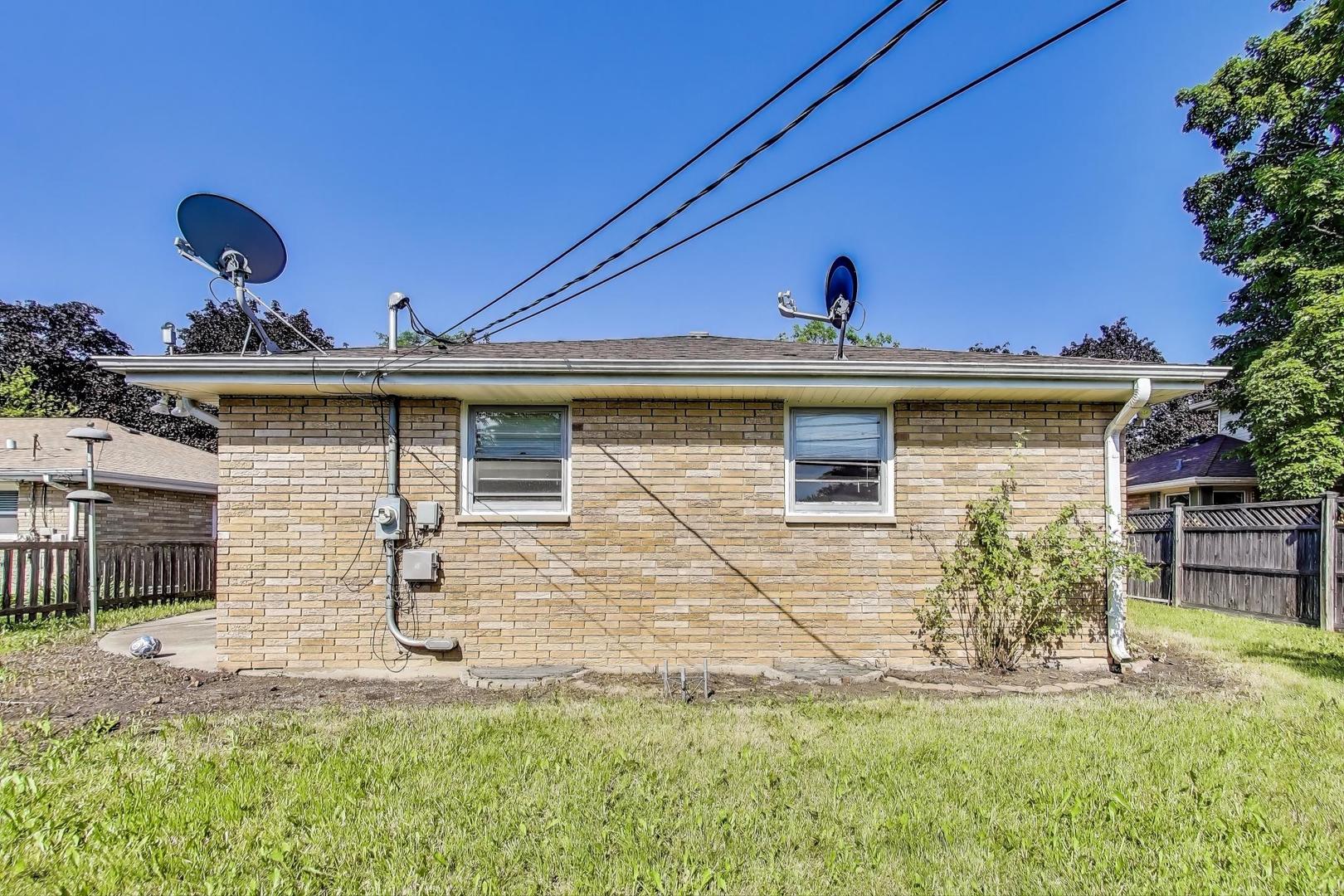 2113 Walnut Street Waukegan, IL 60087 - Photo 19 of 25