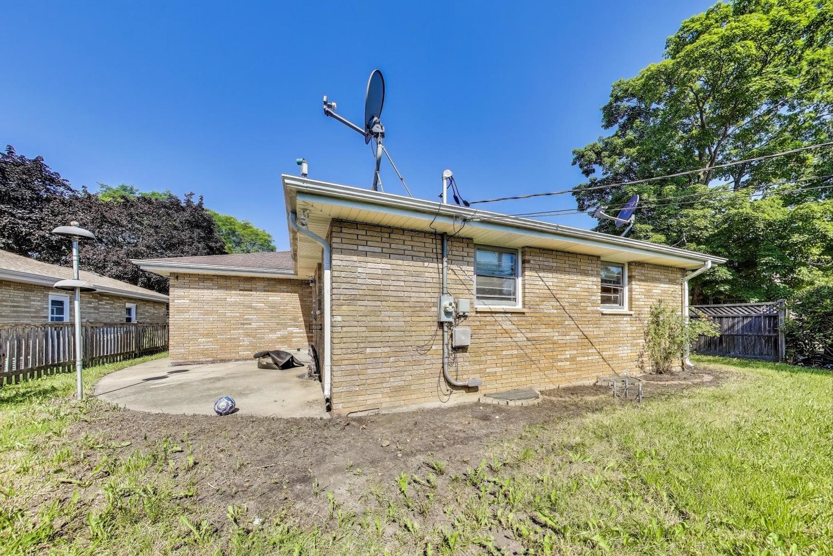 2113 Walnut Street Waukegan, IL 60087 - Photo 20 of 25