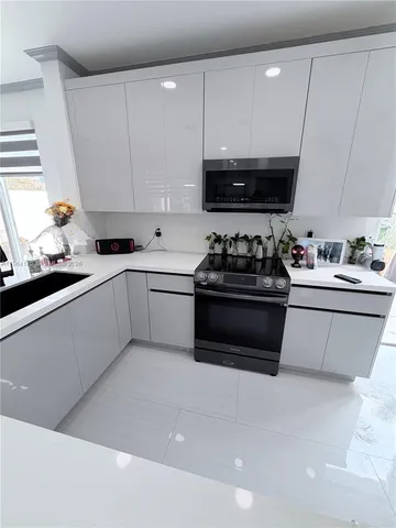 $3,600 | 15102 Northwest 7th Court, Pembroke Pines, FL 33028