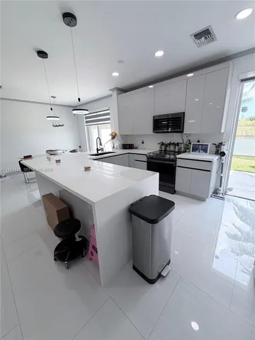 $3,600 | 15102 Northwest 7th Court, Pembroke Pines, FL 33028