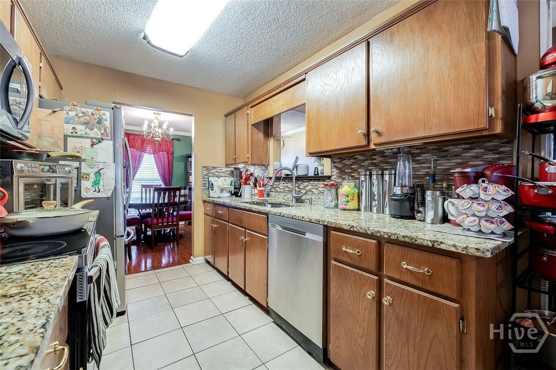 103 West Tisbury Lane Pooler, GA 31322 - Photo 11 of 40 Kitchen