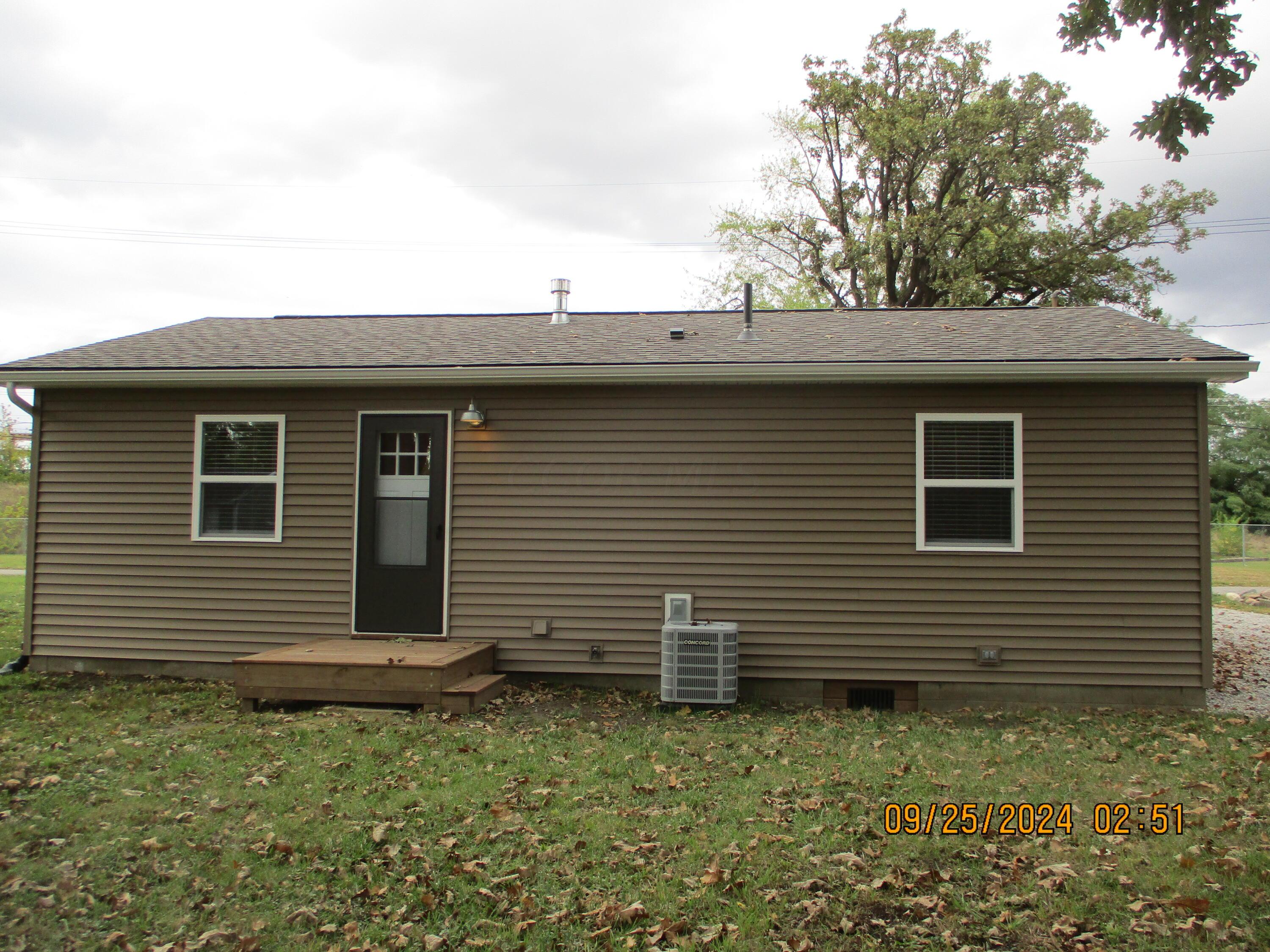 407 Evans Road Marion, OH 43302 - Photo 4 of 18 IMG_2005