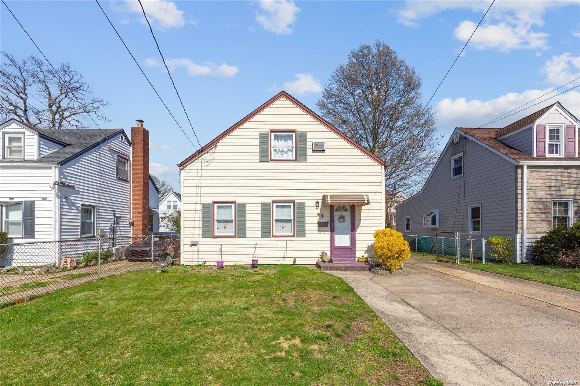 41 Wingate Road Valley Stream, NY 11581 - Photo 1 of 1