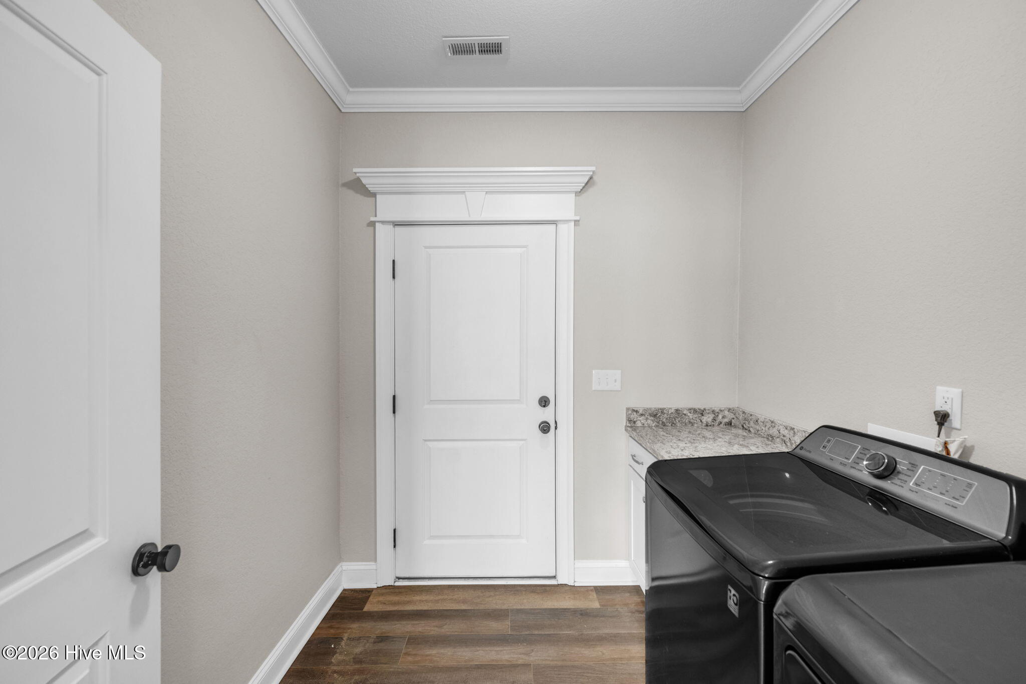 111 Lighthouse View Aydlett, NC 27916 - Photo 29 of 36 Laundry Room