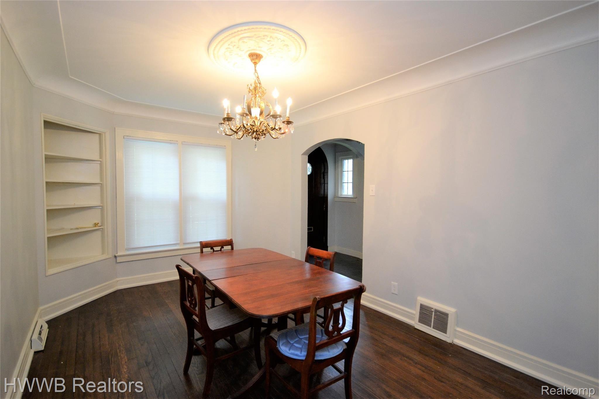 19541 Stratford Road Detroit, MI 48221 - Photo 9 of 36 Formal Dining