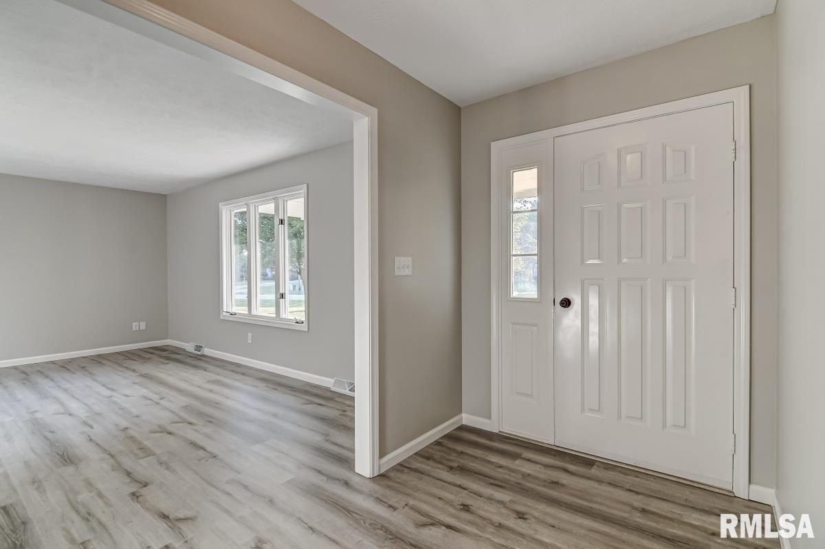 14532 Frontier Drive Athens, IL 62613 - Photo 2 of 32 Gallery Image 2