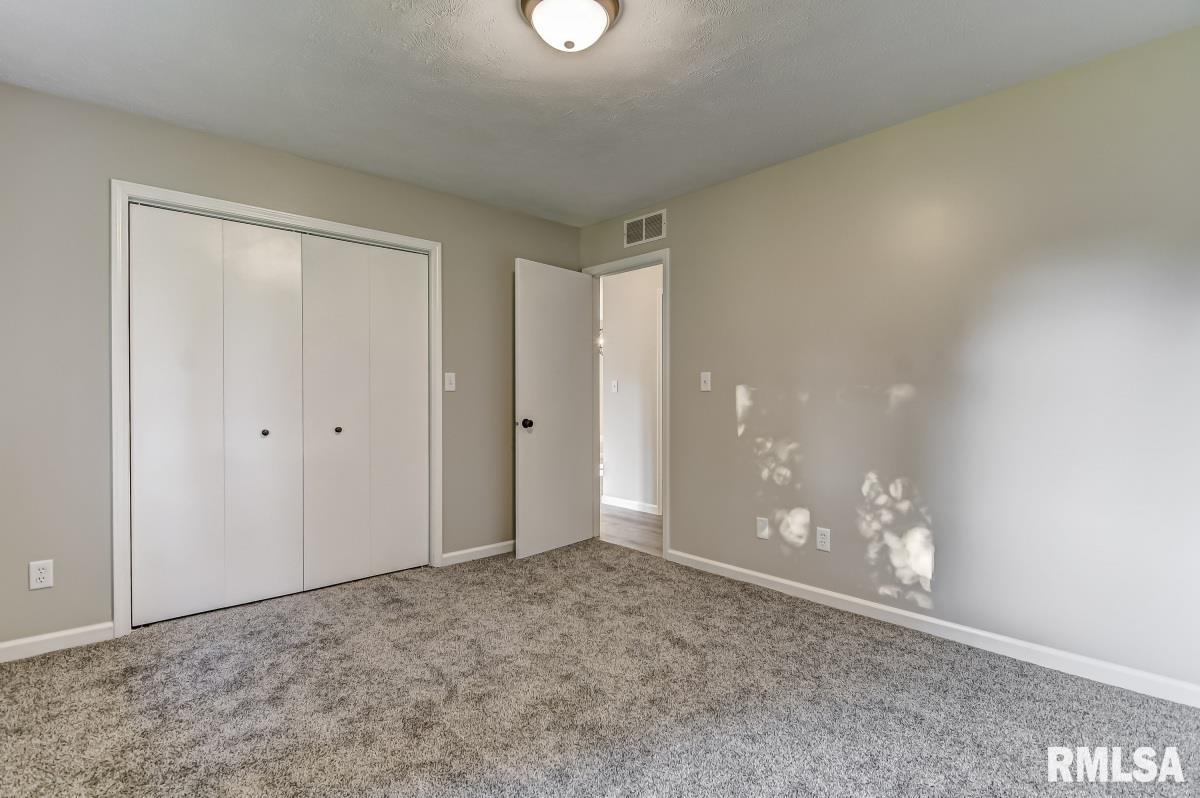 14532 Frontier Drive Athens, IL 62613 - Photo 22 of 32 Gallery Image 22