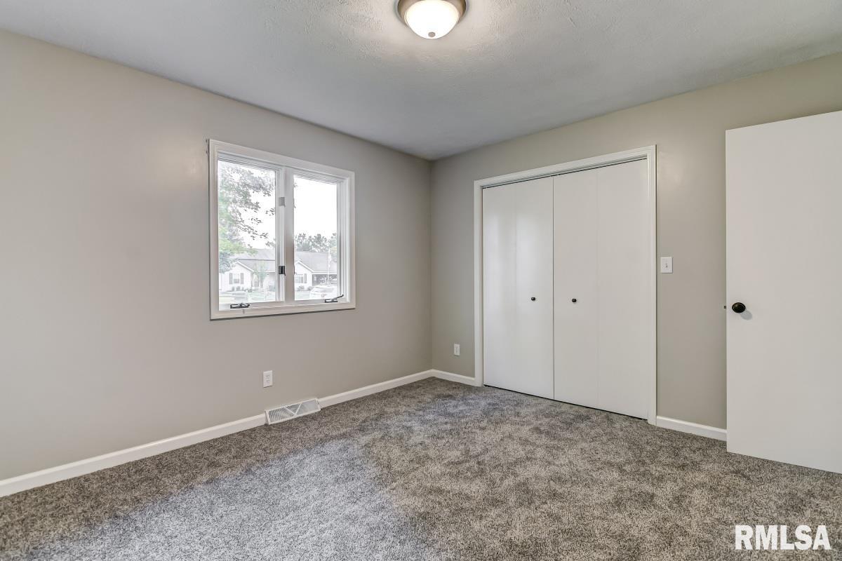 14532 Frontier Drive Athens, IL 62613 - Photo 23 of 32 Gallery Image 23