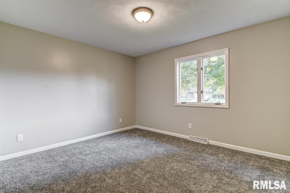 14532 Frontier Drive Athens, IL 62613 - Photo 24 of 32 Gallery Image 24