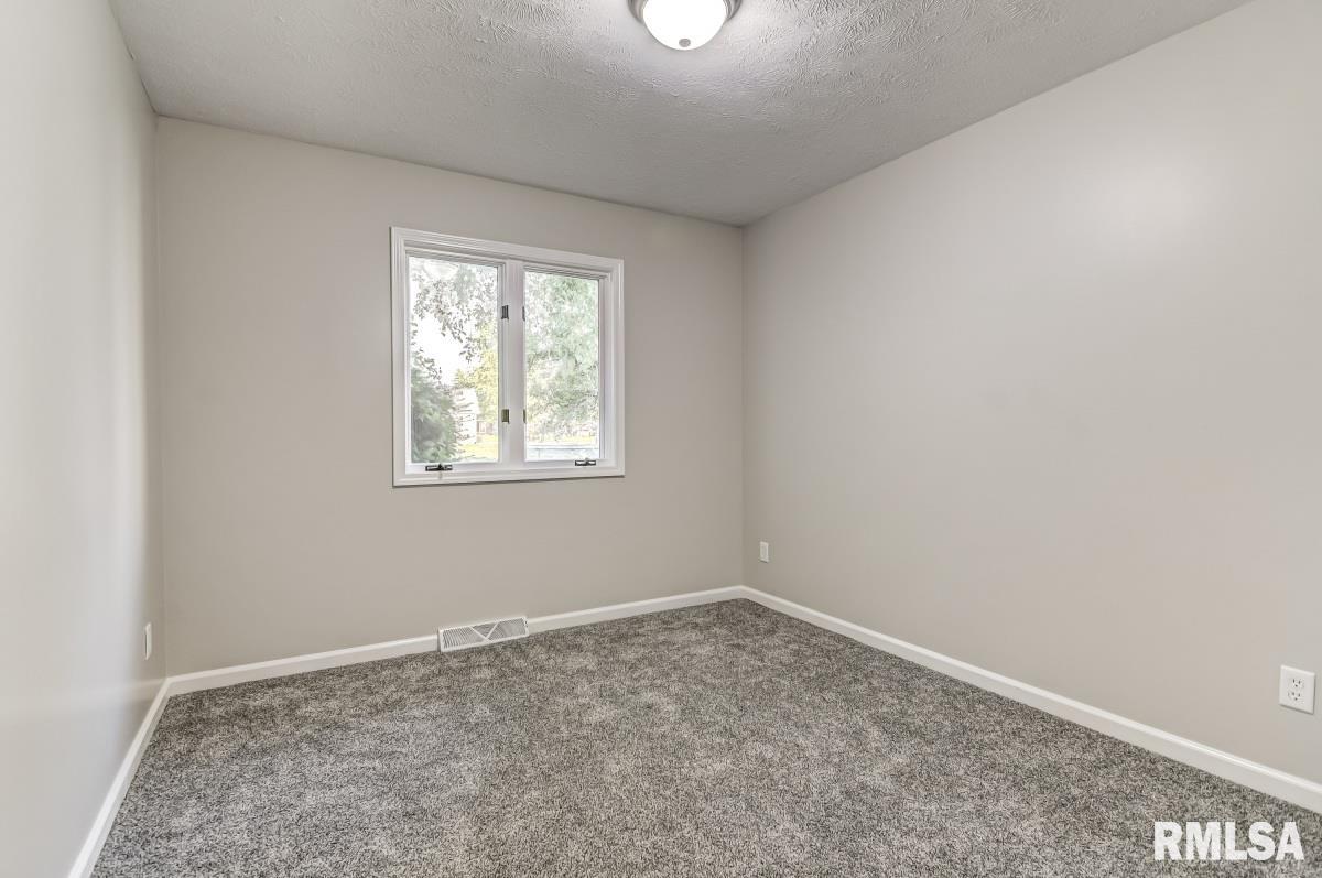 14532 Frontier Drive Athens, IL 62613 - Photo 27 of 32 Gallery Image 27