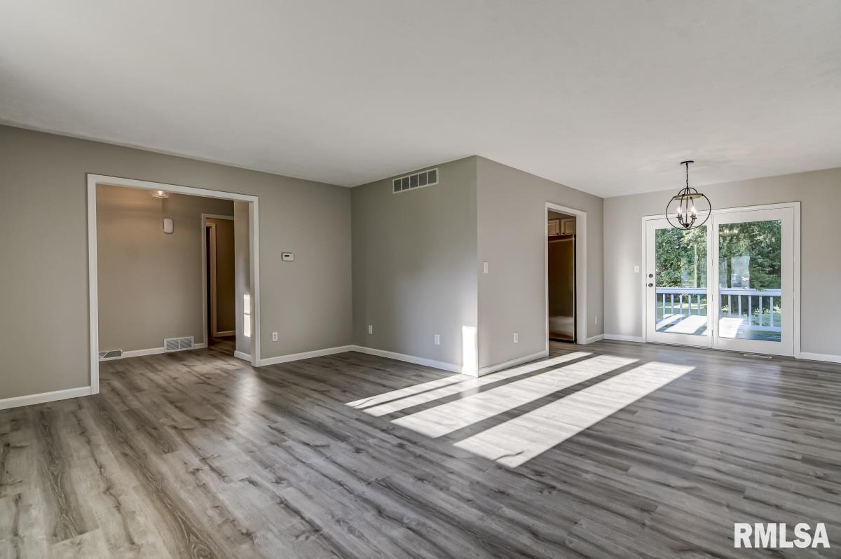 14532 Frontier Drive Athens, IL 62613 - Photo 3 of 32 Gallery Image 3