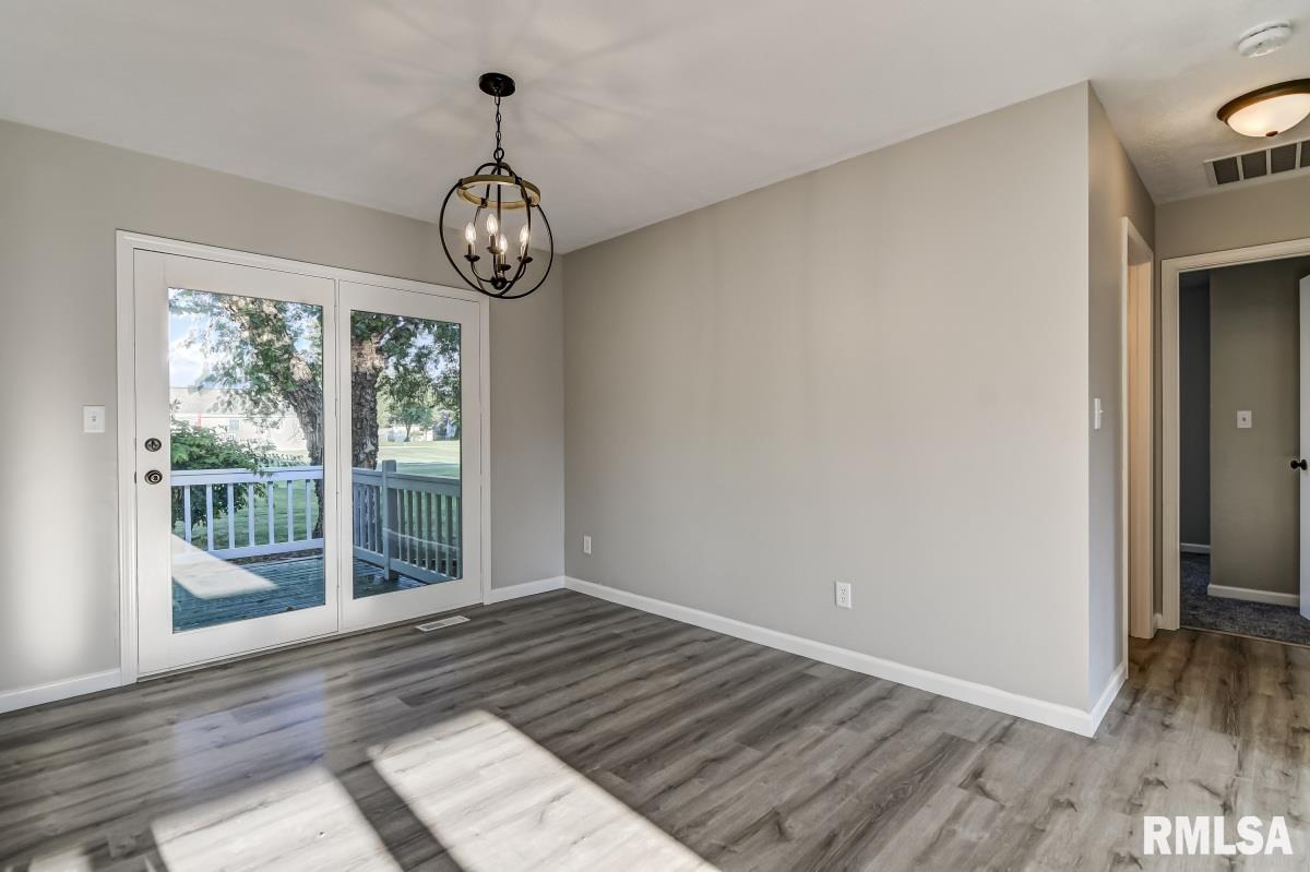 14532 Frontier Drive Athens, IL 62613 - Photo 9 of 32 Gallery Image 9