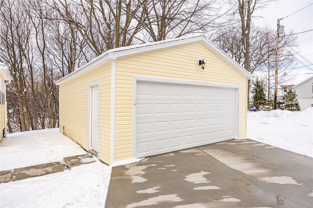 260 Point Pleasant Road Irondequoit, NY 14622 - Photo 3 of 49