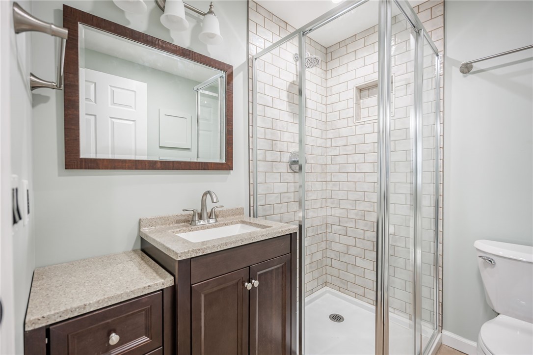 260 Point Pleasant Road Irondequoit, NY 14622 - Photo 35 of 49 2nd floor bath