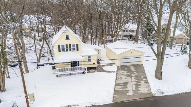 $369,000 | 260 Point Pleasant Road, Irondequoit, NY 14622