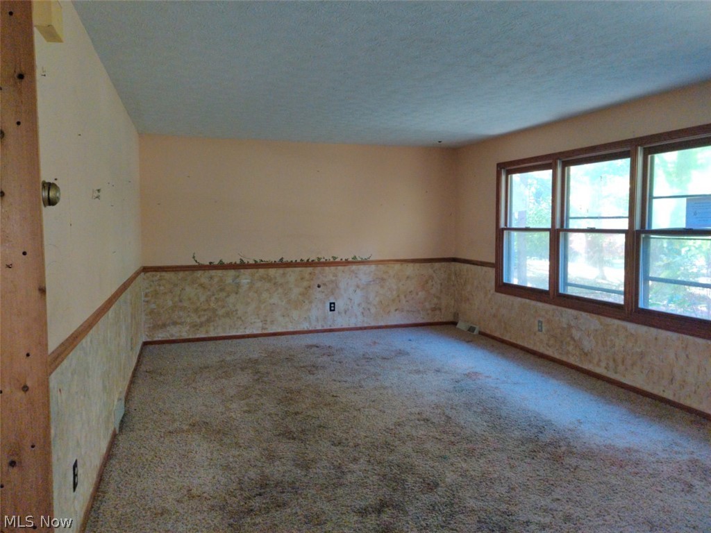 1899 Knight Road Akron, OH 44306 - Photo 4 of 14