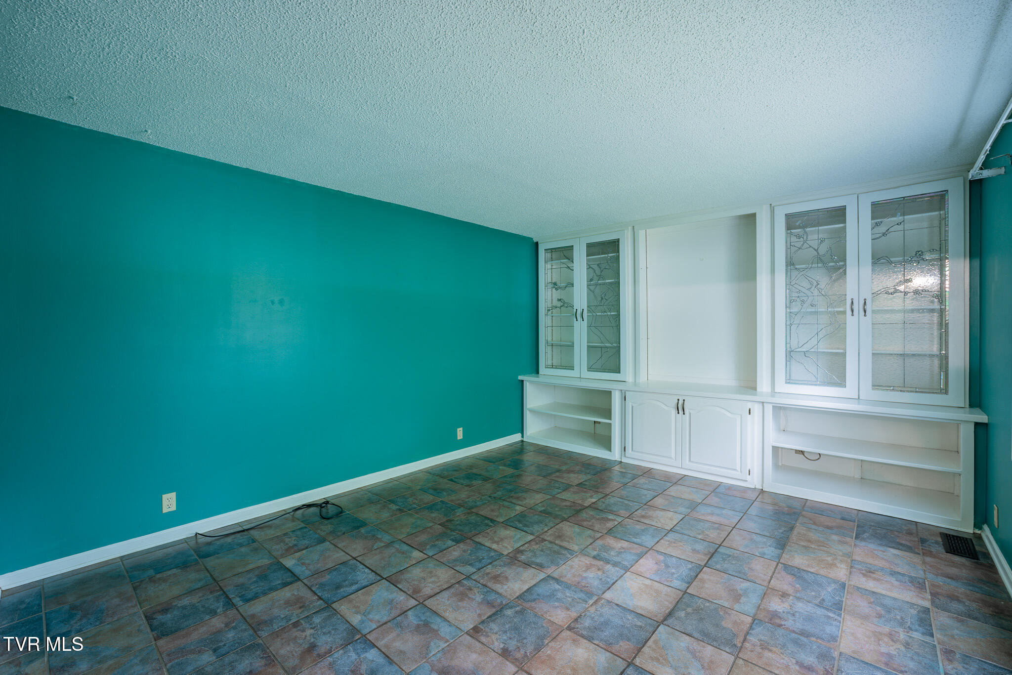 146 El Bowers Road Elizabethton, TN 37643 - Photo 17 of 40 1R9A7598-HDR