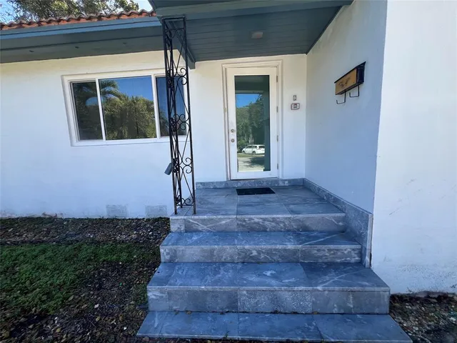 $2,750 | 2648 Cleveland Street, Unit 1, Hollywood, FL 33020