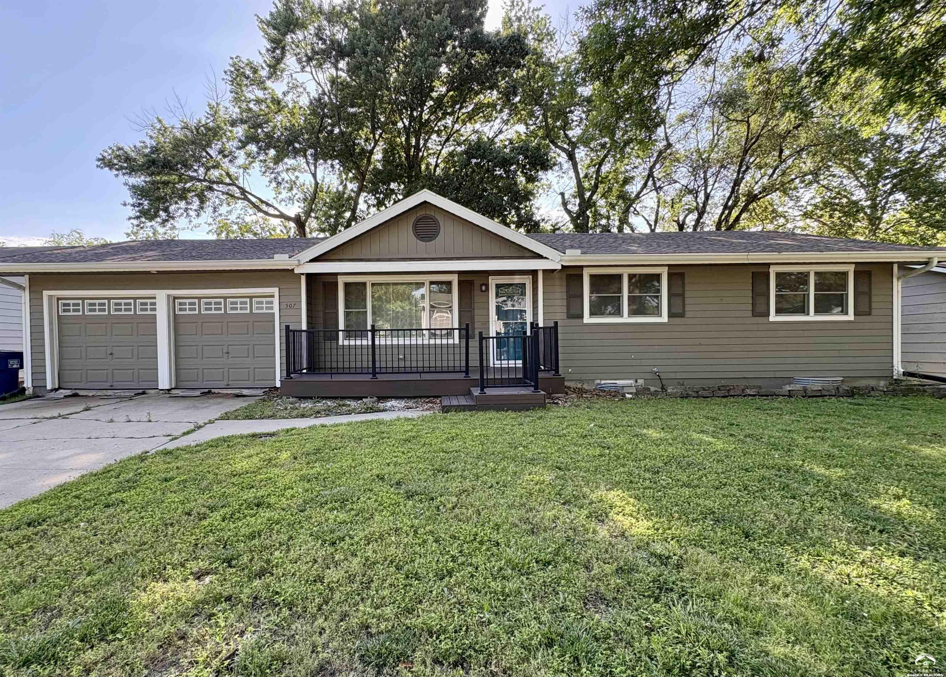 507 Arizona Street Lawrence, KS 66049 - Photo 2 of 49
