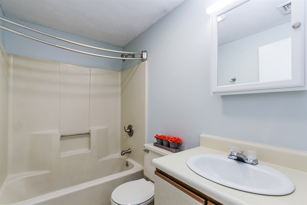 25 East Chamberlain Road, Unit F Merrimack, NH 03054 - Photo 18 of 27