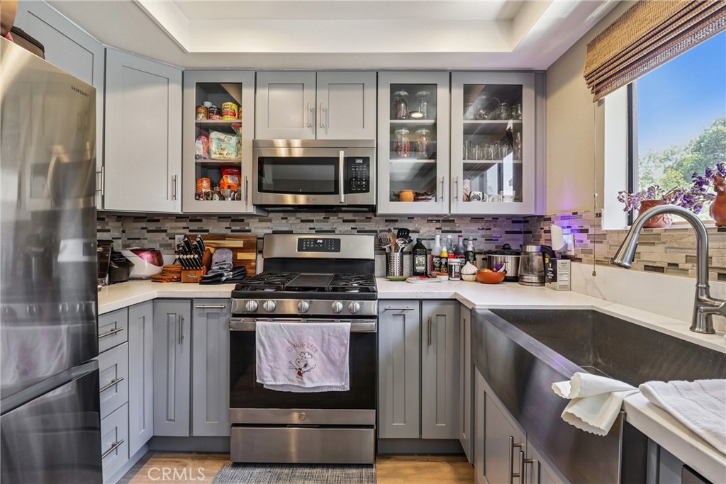 1832 Oak Tree Drive, Unit 13 Los Angeles, CA 90041 - Photo 12 of 38 Kitchen