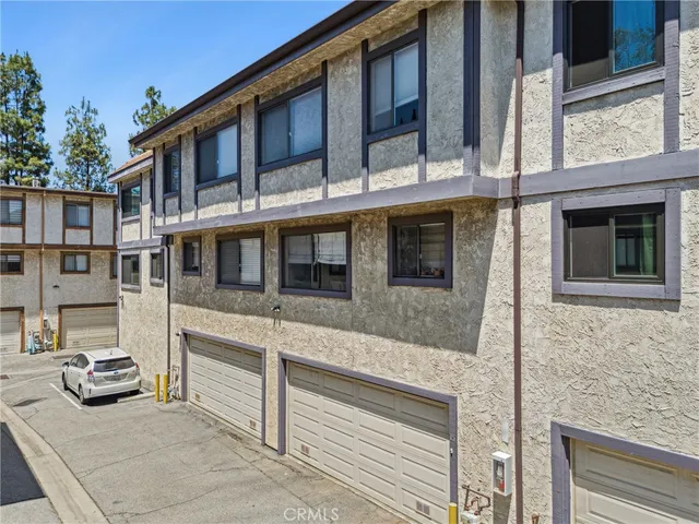 $875,000 | 1832 Oak Tree Drive, Unit 13, Los Angeles, CA 90041