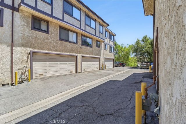 $875,000 | 1832 Oak Tree Drive, Unit 13, Los Angeles, CA 90041