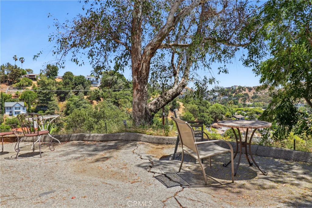 1832 Oak Tree Drive, Unit 13 Los Angeles, CA 90041 - Photo 32 of 38 Common Area