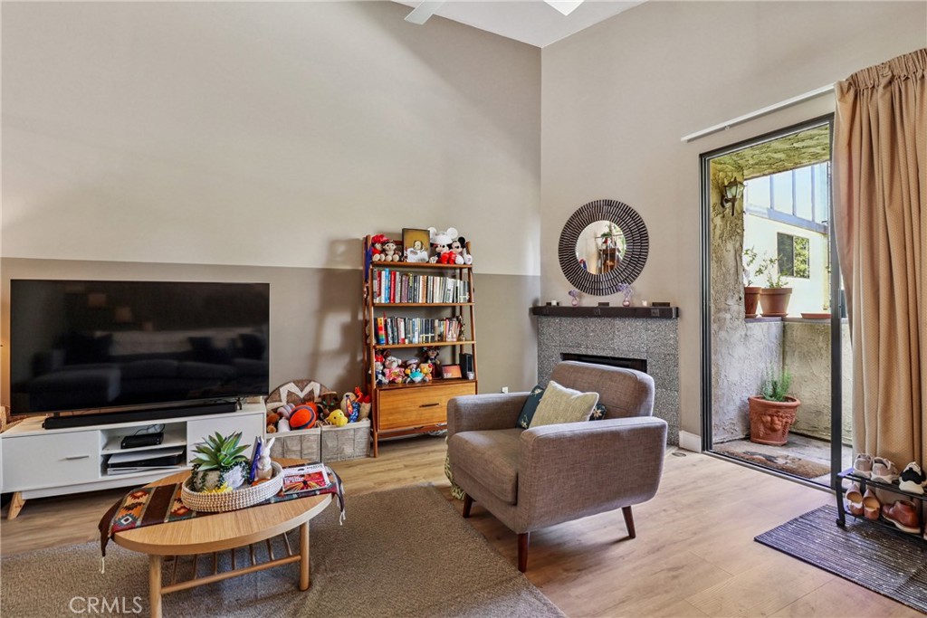 1832 Oak Tree Drive, Unit 13 Los Angeles, CA 90041 - Photo 6 of 38 Living Room