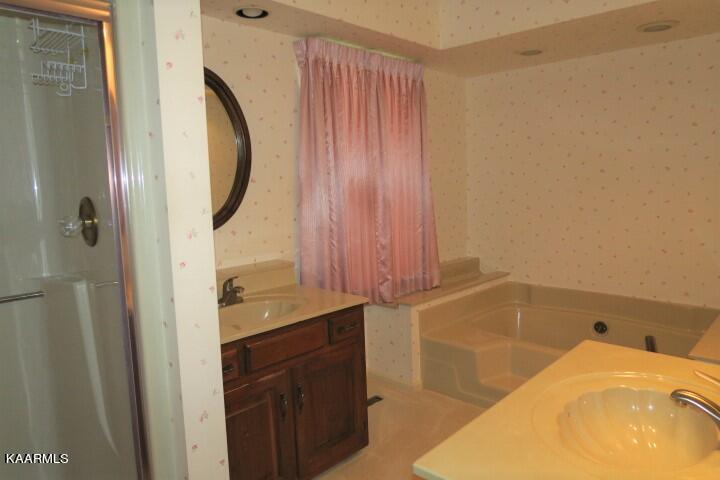 1686 Louisville Road Alcoa, TN 37701 - Photo 25 of 39 IMG_2026