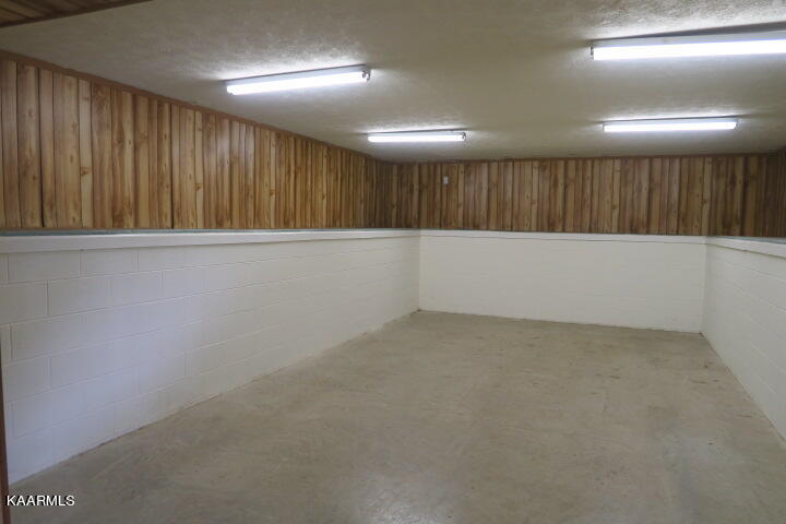 1686 Louisville Road Alcoa, TN 37701 - Photo 37 of 39 IMG_2064