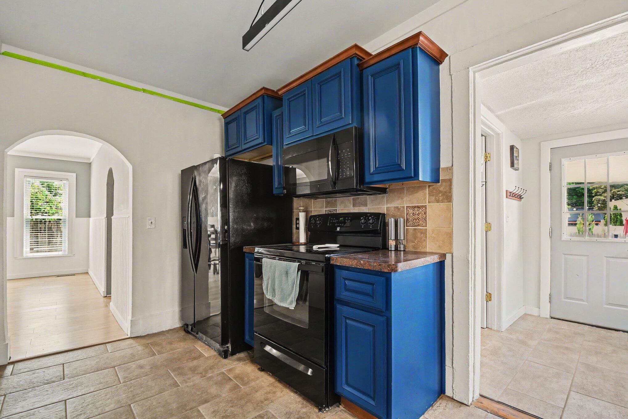 311 South Bridge Street Belding, MI 48809 - Photo 10 of 17 010_file_8105