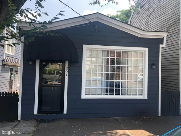 $1,600 | 304 South Braddock Street, Winchester, VA 22601