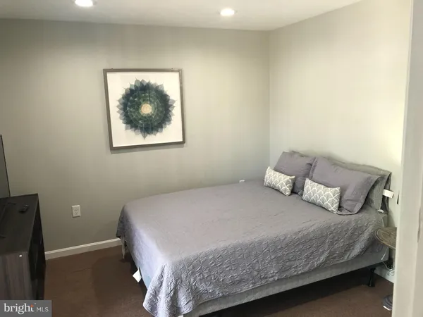 $1,600 | 304 South Braddock Street, Winchester, VA 22601
