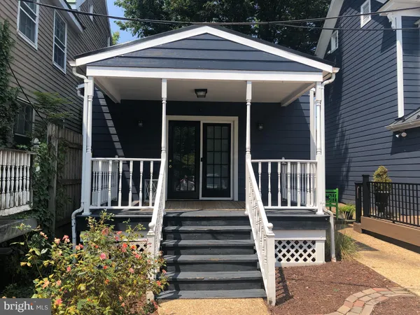 $1,600 | 304 South Braddock Street, Winchester, VA 22601
