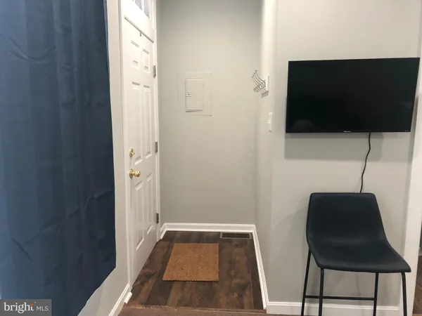 $1,600 | 304 South Braddock Street, Winchester, VA 22601