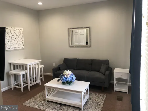 $1,600 | 304 South Braddock Street, Winchester, VA 22601