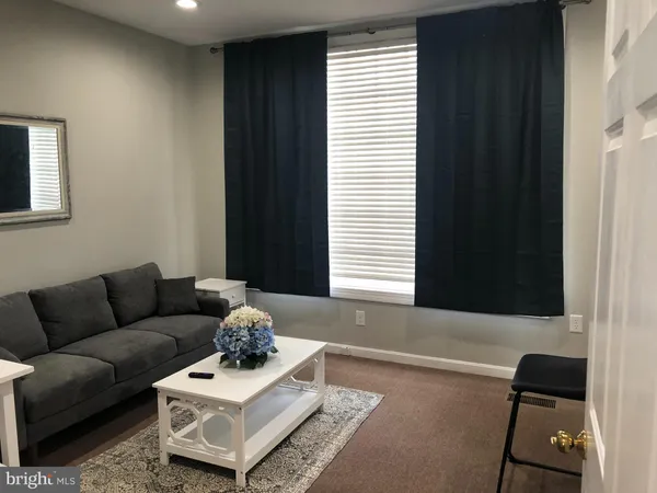 $1,600 | 304 South Braddock Street, Winchester, VA 22601