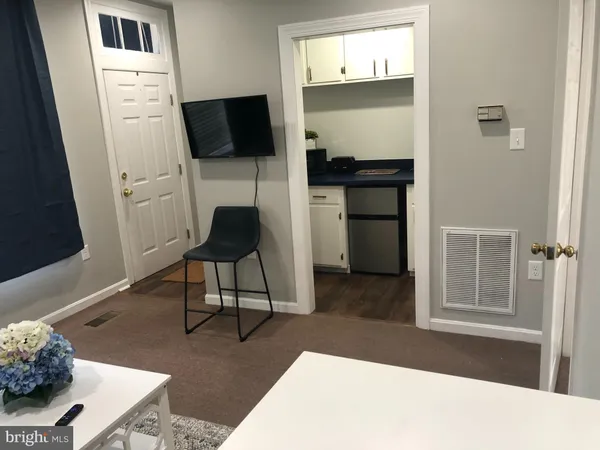 $1,600 | 304 South Braddock Street, Winchester, VA 22601