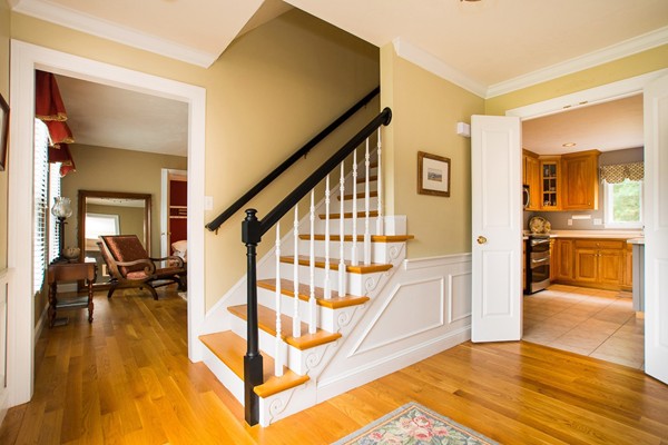 28 Huckleberry Road Hopkinton, MA 01748 - Photo 2 of 29 Gallery Image 2