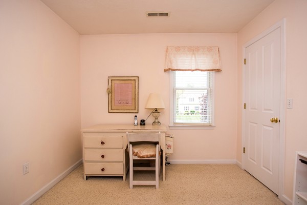 28 Huckleberry Road Hopkinton, MA 01748 - Photo 23 of 29 Gallery Image 23