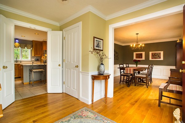 28 Huckleberry Road Hopkinton, MA 01748 - Photo 3 of 29 Gallery Image 3