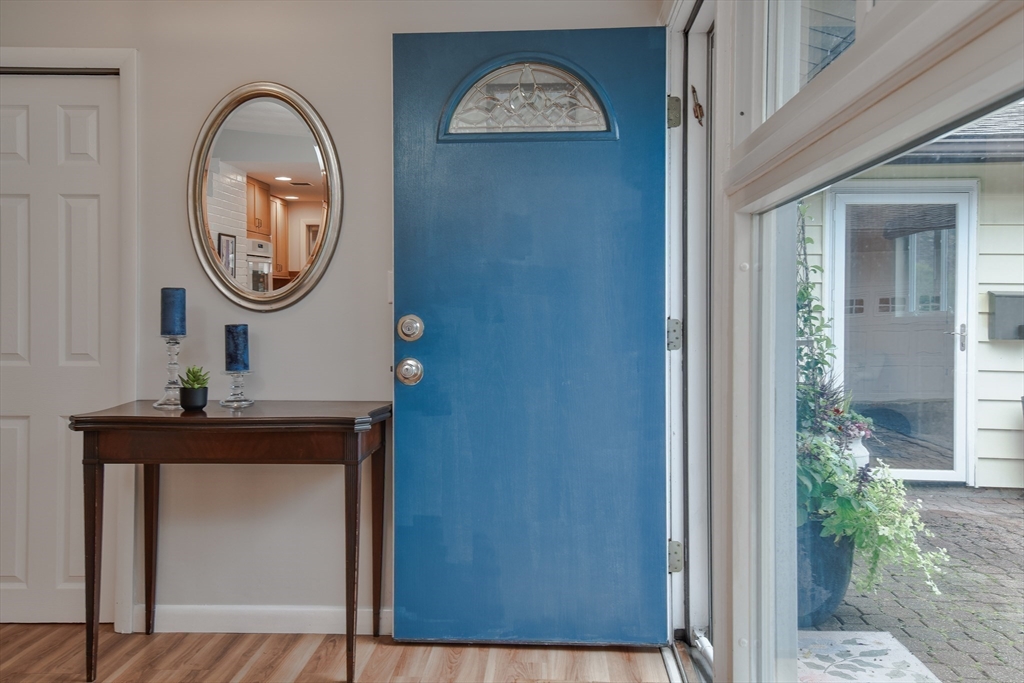 52 Lohnes Road Framingham, MA 01701 - Photo 3 of 34