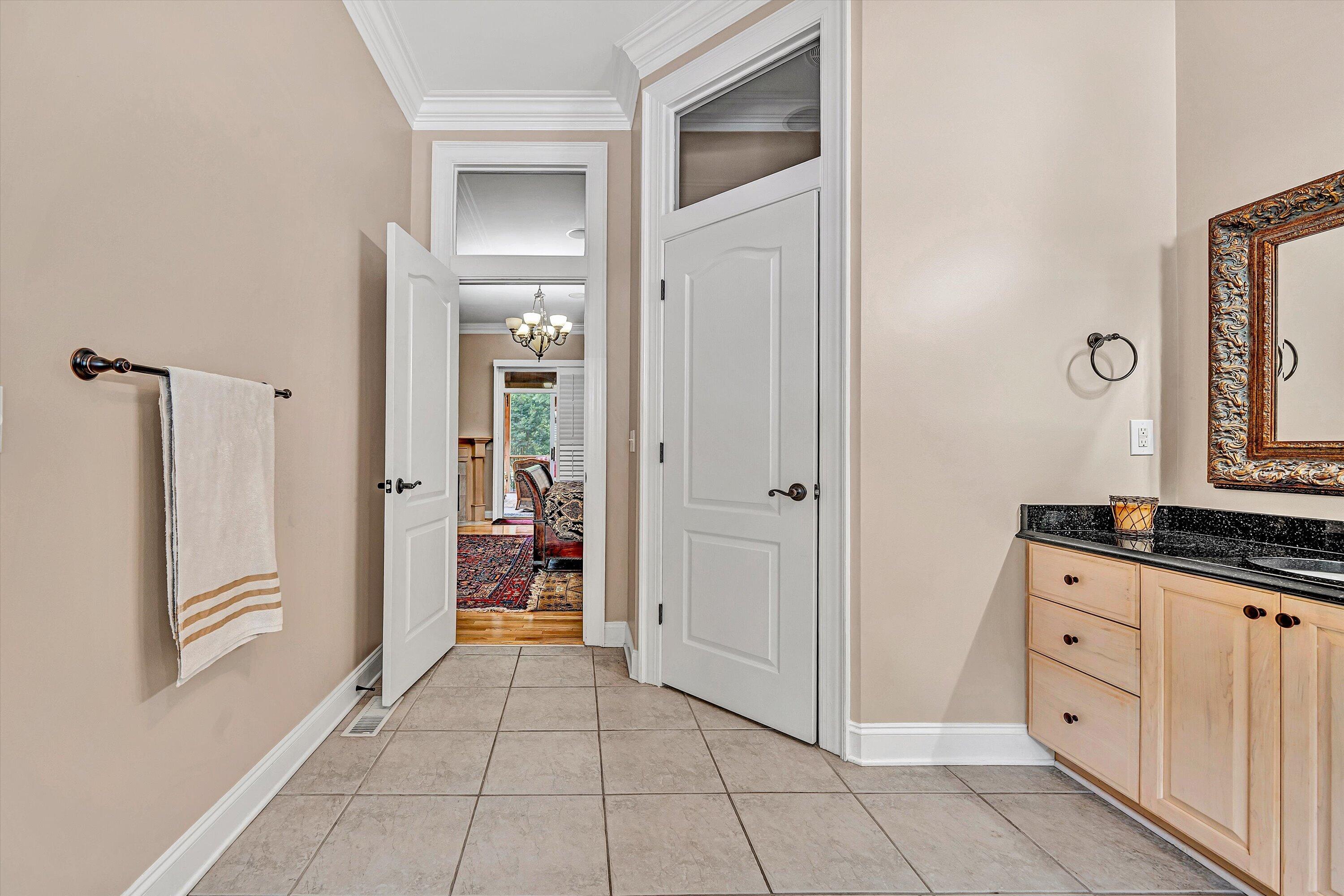 3129 Hidden Oak Road Southwest Roanoke, VA 24018 - Photo 30 of 50 Primary Ensuite