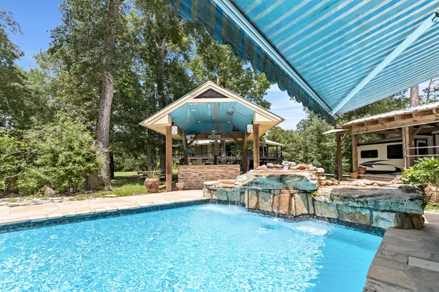 a outdoor view with a sitting space