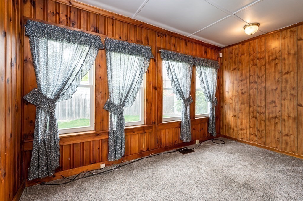 271 Cumberland Road Lowell, MA 01850 - Photo 14 of 42 Gallery Image 14