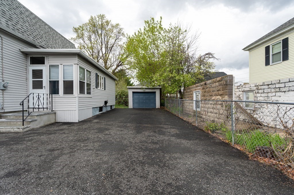 271 Cumberland Road Lowell, MA 01850 - Photo 38 of 42 Gallery Image 38